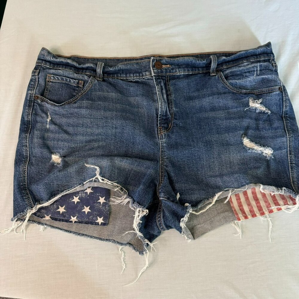 Distressed Boyfriend Old Navy American flag Shorts